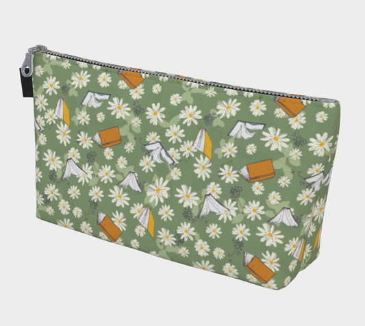 Books and Daisies - Makeup bag